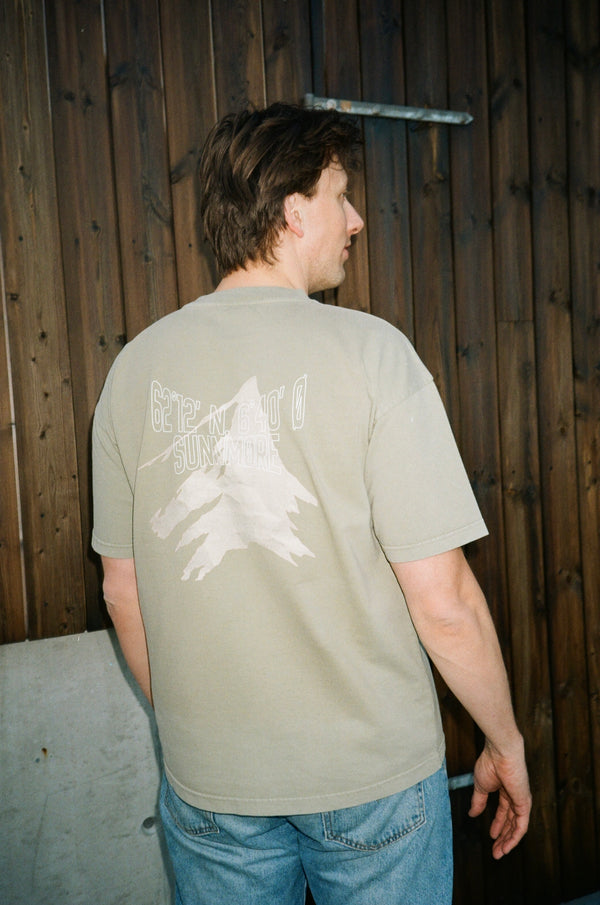 Pre Apres Native Tee Green Fog